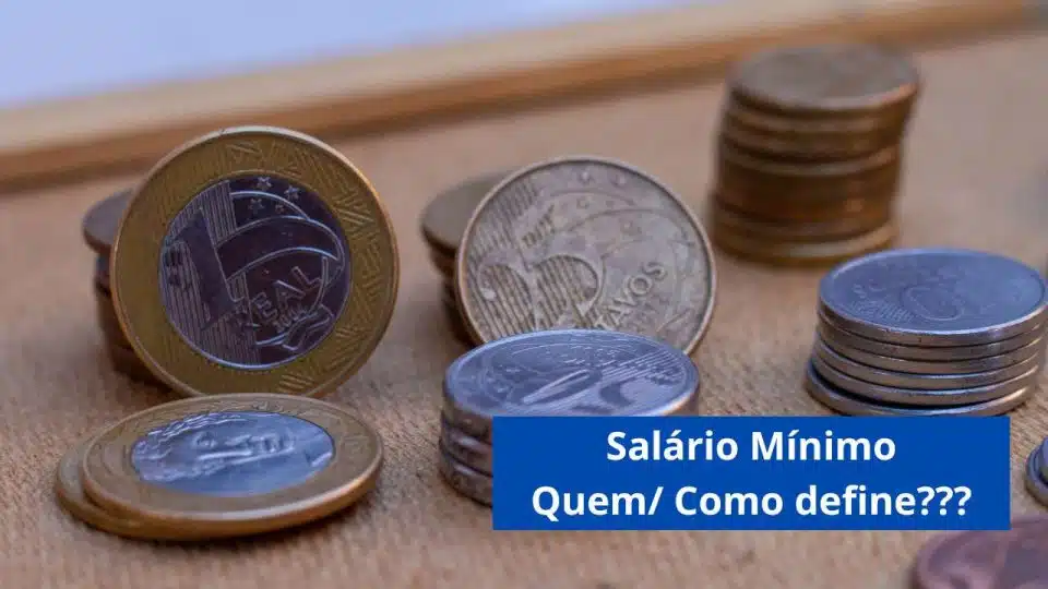 moedas brasileiras em cima da mesa