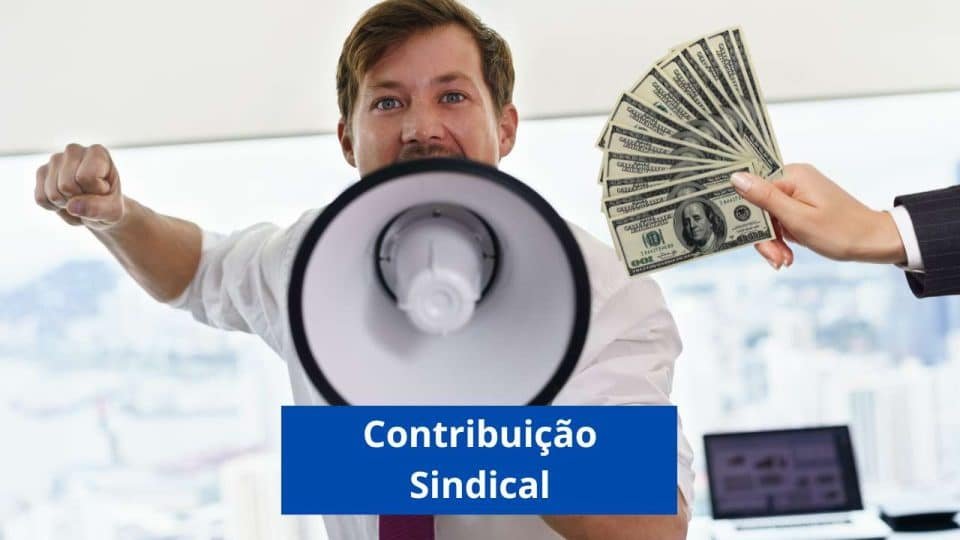 Contribuição Sindical homem com megafone e recebendo dinheiro